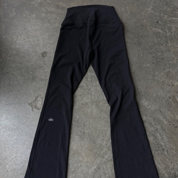 Alo Airbrush 7/8 Bootcut Legging - Picture 3 of 3
